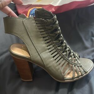 Green shoes only worn once or twice